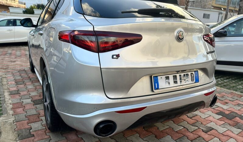 Alfa Romeo Stelvio 2.2 t Sprint Q4 190CV auto Led Uff Italy Pelle USB pieno